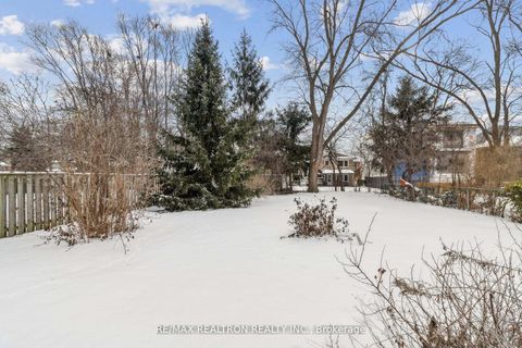 Photo 37 at 139 Yorkview Drive, Willowdale West, Toronto