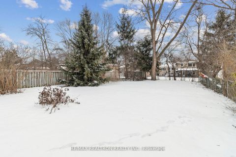 Photo 38 at 139 Yorkview Drive, Willowdale West, Toronto