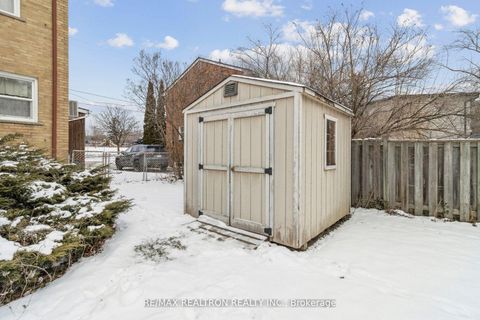 Photo 39 at 139 Yorkview Drive, Willowdale West, Toronto