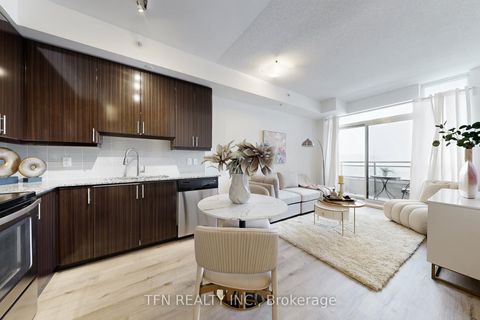 Photo 10 at 307 - 75 North Park Road S, Beverley Glen, Vaughan