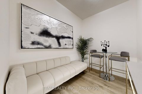 Photo 14 at 307 - 75 North Park Road S, Beverley Glen, Vaughan