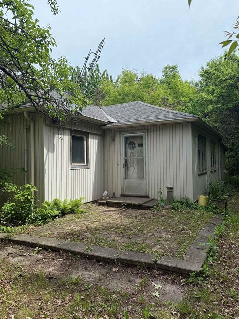 Photo 0 at 31 Maple Bush Avenue, Pelmo Park W4, Toronto