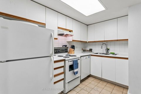 Photo 3 at 204 - 15 Maitland Place, South St. James Town, Toronto