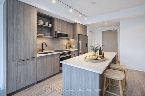 Photo 3 at 522 - 185 Dunlop Street E, Lakeshore, Barrie