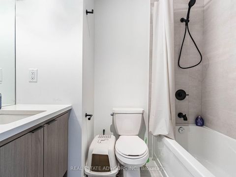 Photo 8 at 522 - 185 Dunlop Street E, Lakeshore, Barrie