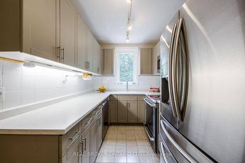 Photo 17 at 413 Roselawn Avenue, Lawrence Park South, Toronto