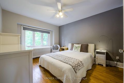 Photo 22 at 413 Roselawn Avenue, Lawrence Park South, Toronto