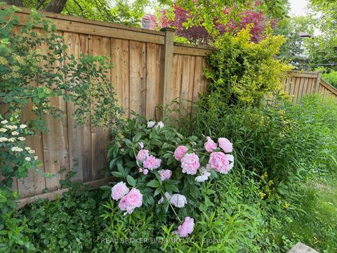 Photo 38 at 413 Roselawn Avenue, Lawrence Park South, Toronto