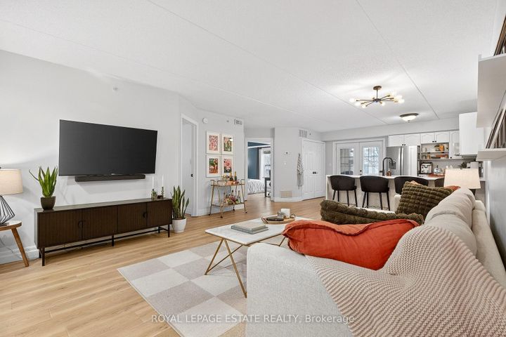 Photo 2 at 101 - 2035 Appleby Line, Uptown, Burlington