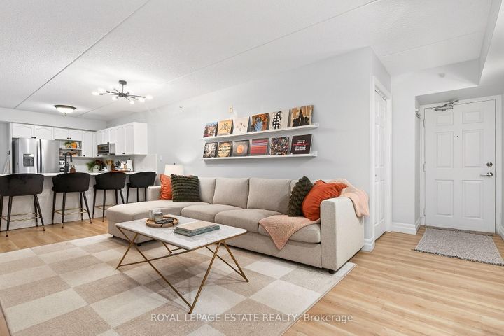 Photo 4 at 101 - 2035 Appleby Line, Uptown, Burlington