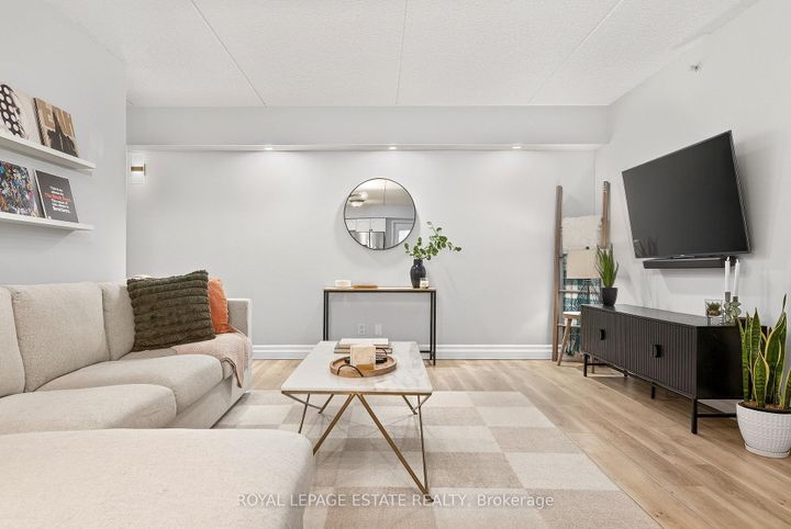 Photo 7 at 101 - 2035 Appleby Line, Uptown, Burlington