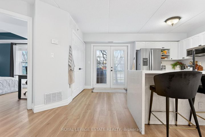 Photo 11 at 101 - 2035 Appleby Line, Uptown, Burlington