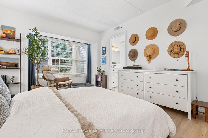 Photo 24 at 101 - 2035 Appleby Line, Uptown, Burlington