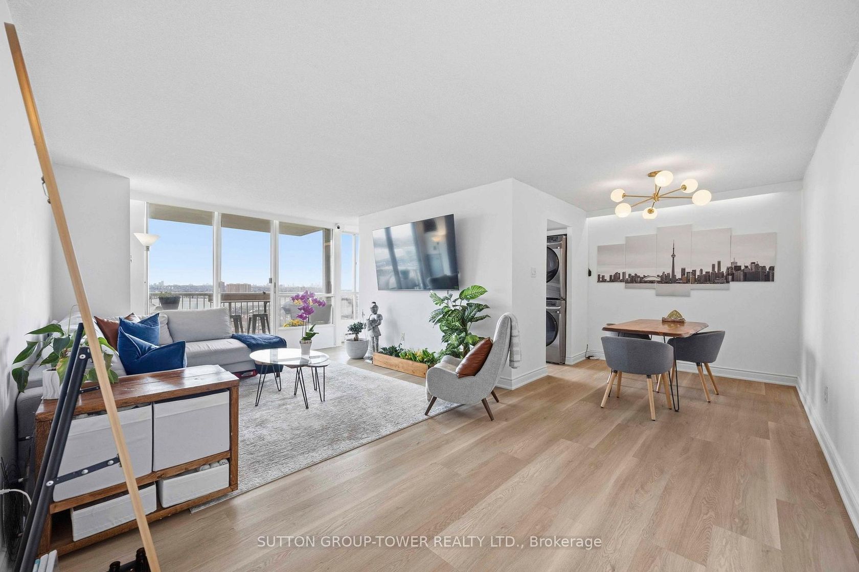 1901 - 3077 Weston Road, Pelmo Park W5, Toronto photo 2