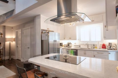 Photo 10 at 136 Hollywood Avenue, Willowdale East, Toronto