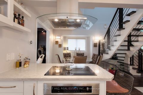 Photo 11 at 136 Hollywood Avenue, Willowdale East, Toronto