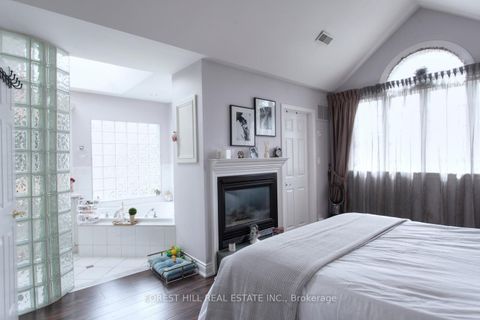 Photo 14 at 136 Hollywood Avenue, Willowdale East, Toronto