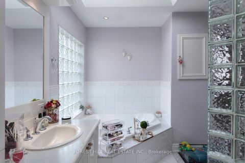 Photo 16 at 136 Hollywood Avenue, Willowdale East, Toronto