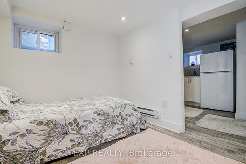 Photo 32 at 342 Glenholme Avenue, Oakwood Village, Toronto