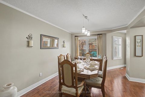 Photo 4 at 28 Hollingshead Drive, Aurora Village, Aurora