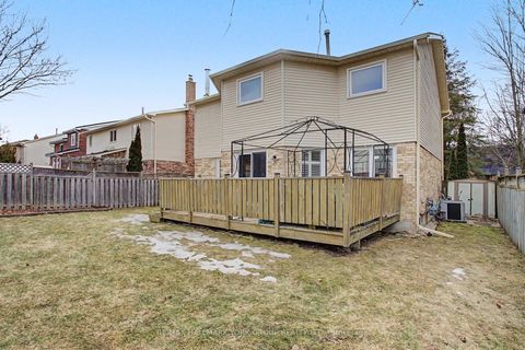 Photo 30 at 28 Hollingshead Drive, Aurora Village, Aurora