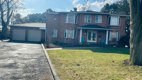 Photo 2 at 85 Harlow Crescent, Beaumonde Heights, Toronto