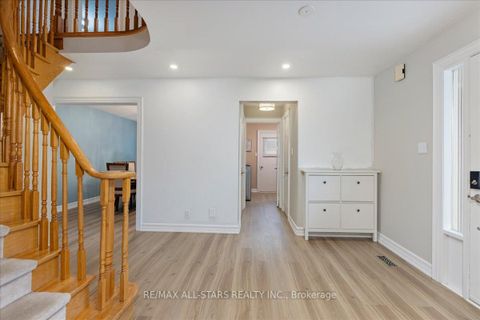 Photo 6 at 40 Chartwell Crescent, Keswick North, Georgina