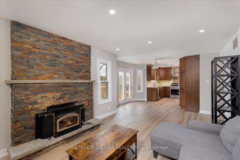 Photo 15 at 40 Chartwell Crescent, Keswick North, Georgina