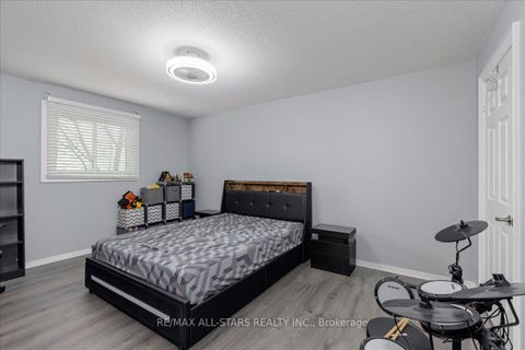 Photo 21 at 40 Chartwell Crescent, Keswick North, Georgina