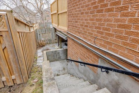 Photo 23 at 40 Chartwell Crescent, Keswick North, Georgina