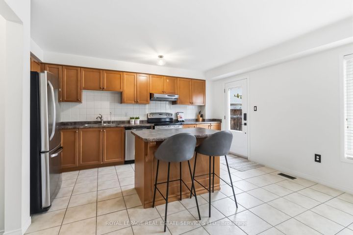 Photo 11 at 36 - 2189 Postmaster Drive, WM Westmount, Oakville