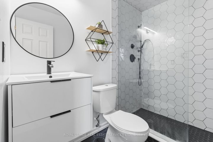 Photo 20 at 36 - 2189 Postmaster Drive, WM Westmount, Oakville