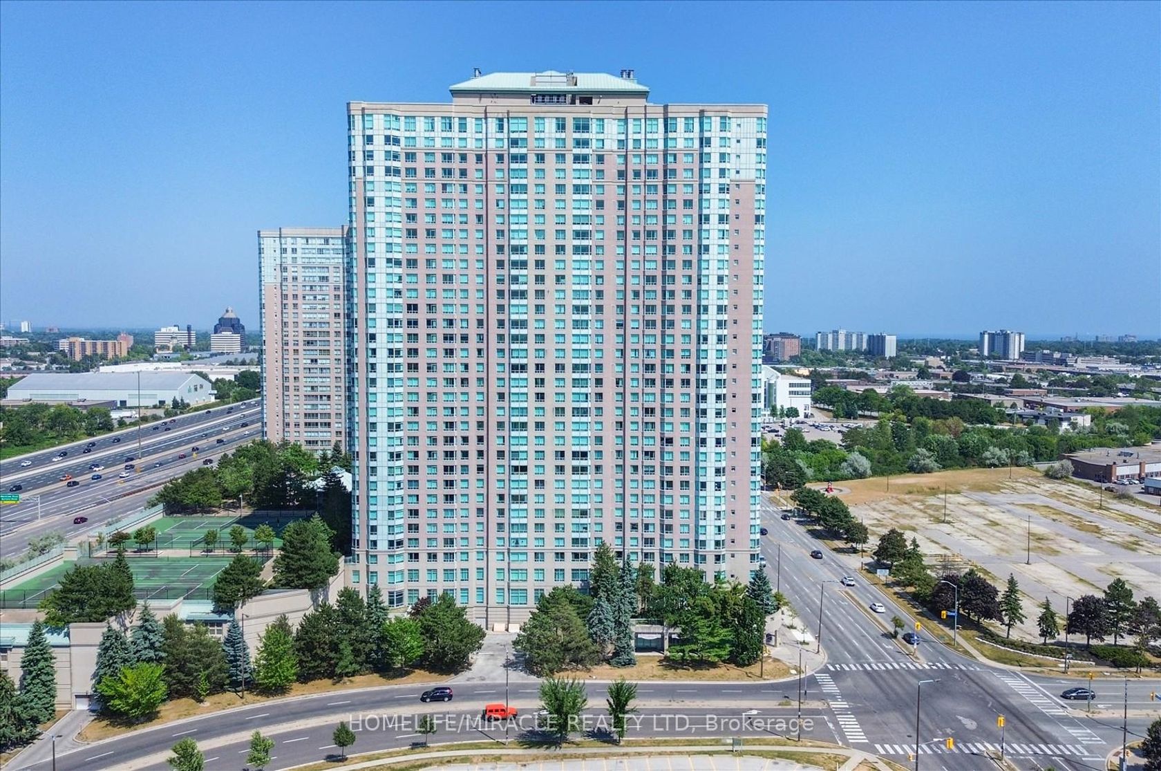 3521 - 68 Corporate Drive, Woburn, Toronto photo number 2