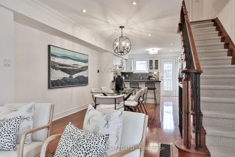 Photo 3 at 188 McCaul Street, Chinatown, Toronto