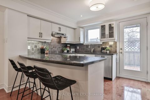 Photo 9 at 188 McCaul Street, Chinatown, Toronto