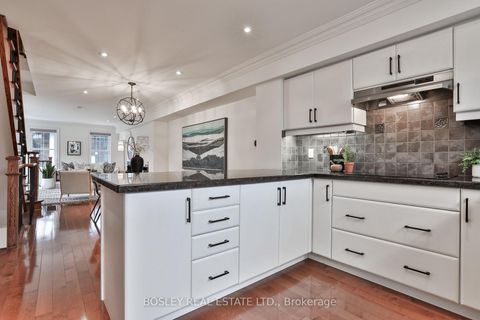 Photo 11 at 188 McCaul Street, Chinatown, Toronto