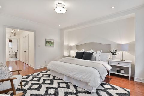 Photo 19 at 188 McCaul Street, Chinatown, Toronto