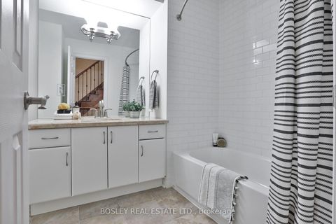 Photo 31 at 188 McCaul Street, Chinatown, Toronto