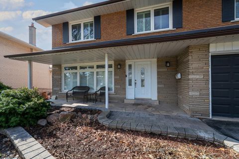 Photo 3 at 315 Markland Drive, Markland Wood, Toronto