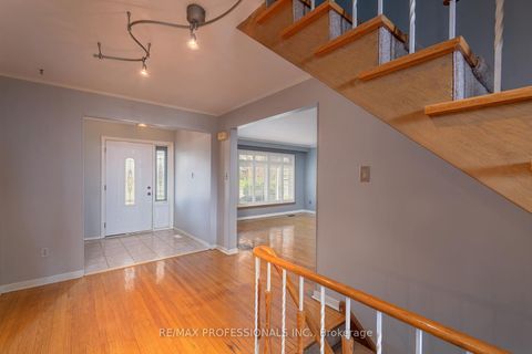 Photo 4 at 315 Markland Drive, Markland Wood, Toronto