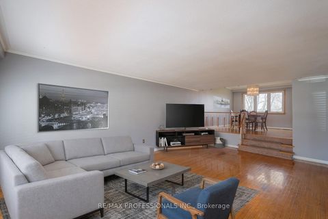 Photo 8 at 315 Markland Drive, Markland Wood, Toronto