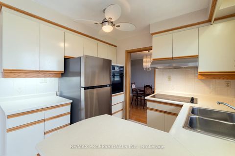 Photo 13 at 315 Markland Drive, Markland Wood, Toronto