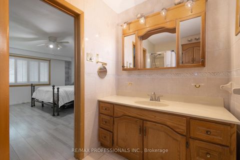 Photo 22 at 315 Markland Drive, Markland Wood, Toronto