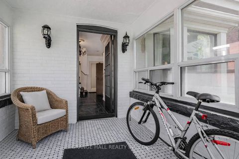 Photo 6 at 189 Parkside Drive, Swansea, Toronto