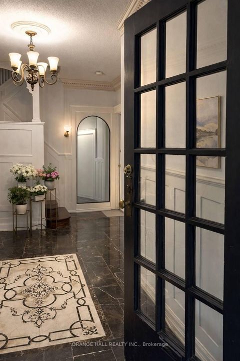 Photo 10 at 189 Parkside Drive, Swansea, Toronto