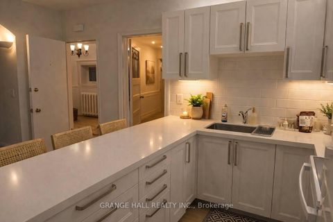 Photo 13 at 189 Parkside Drive, Swansea, Toronto