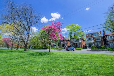 Photo 24 at 189 Parkside Drive, Swansea, Toronto