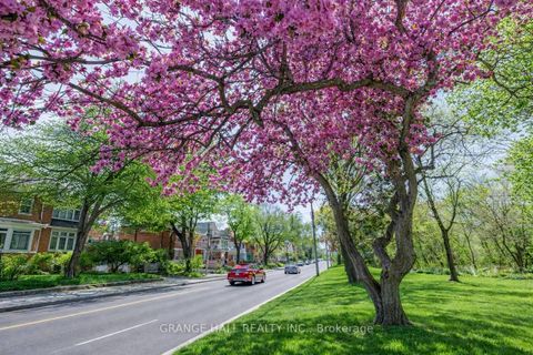Photo 25 at 189 Parkside Drive, Swansea, Toronto