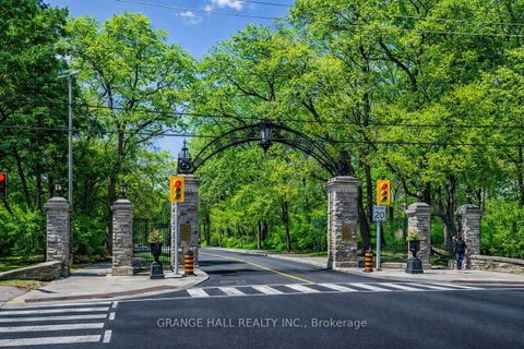 Photo 28 at 189 Parkside Drive, Swansea, Toronto