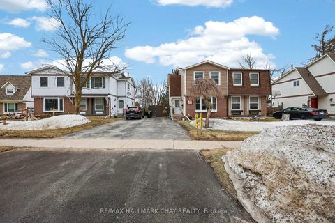 Photo 1 at 15 Wilde Place, Letitia Heights, Barrie